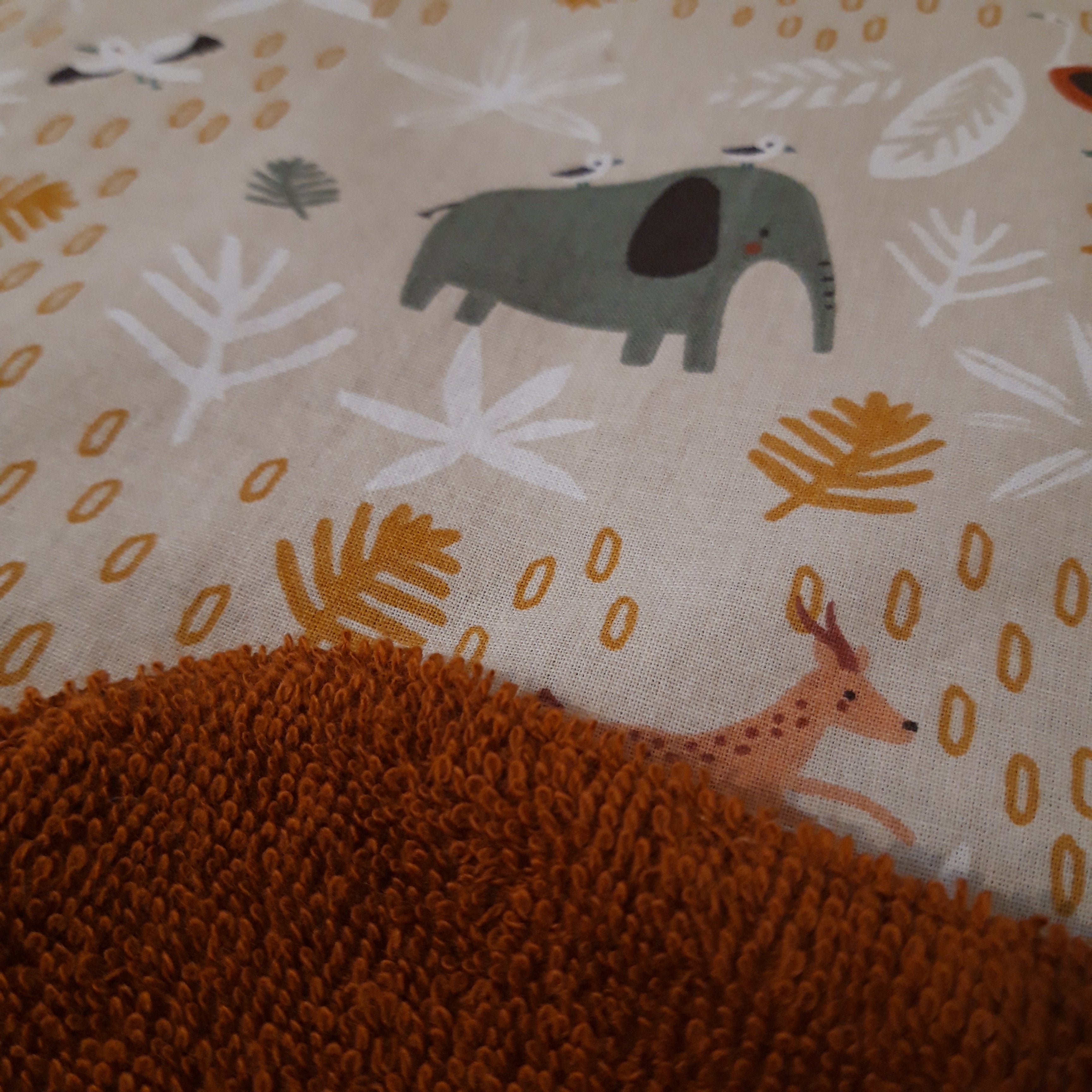 Bavoir élastique savane