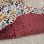 Bavoir fleur velours - fleurs violettes