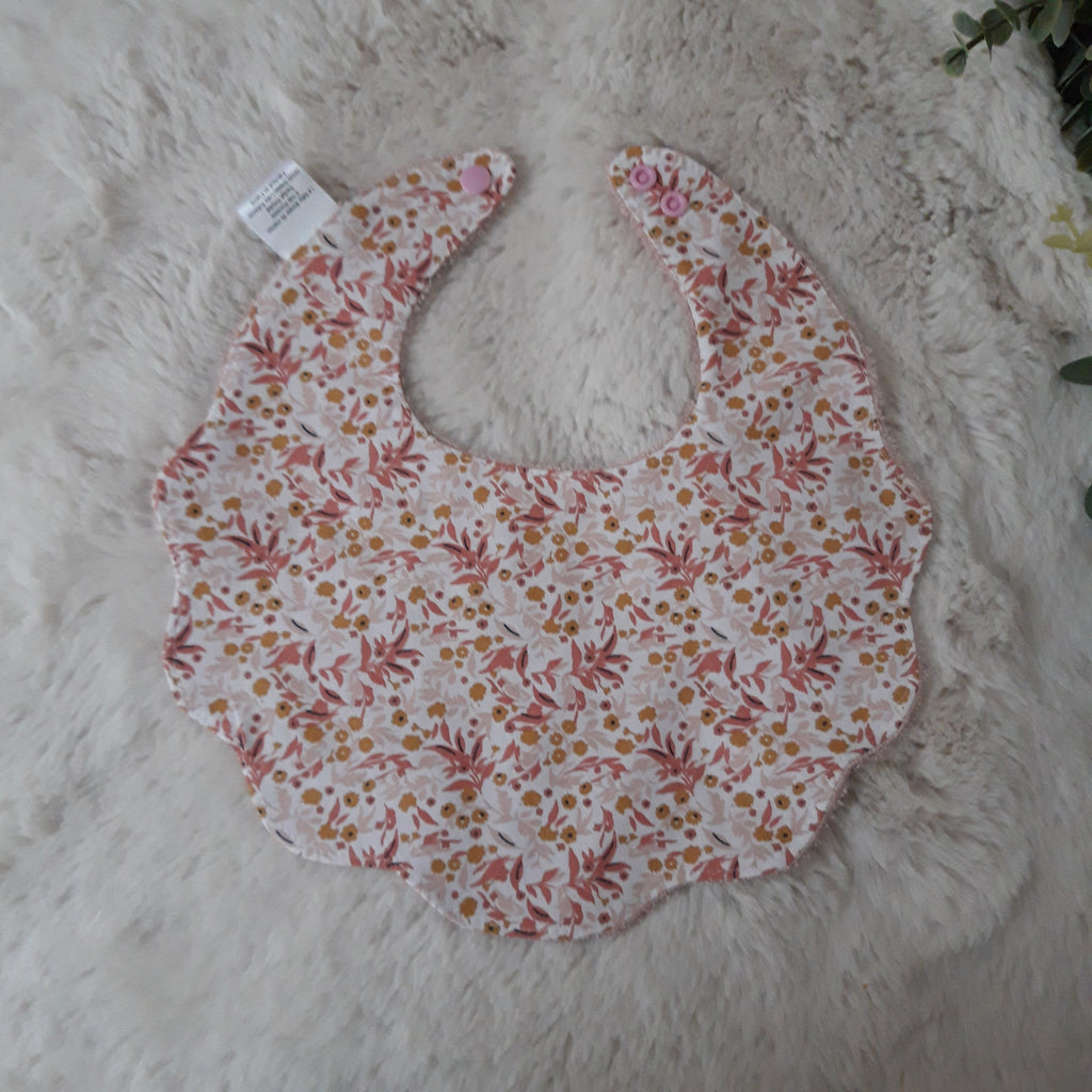 Bavoir fleur bambou - fleurs roses