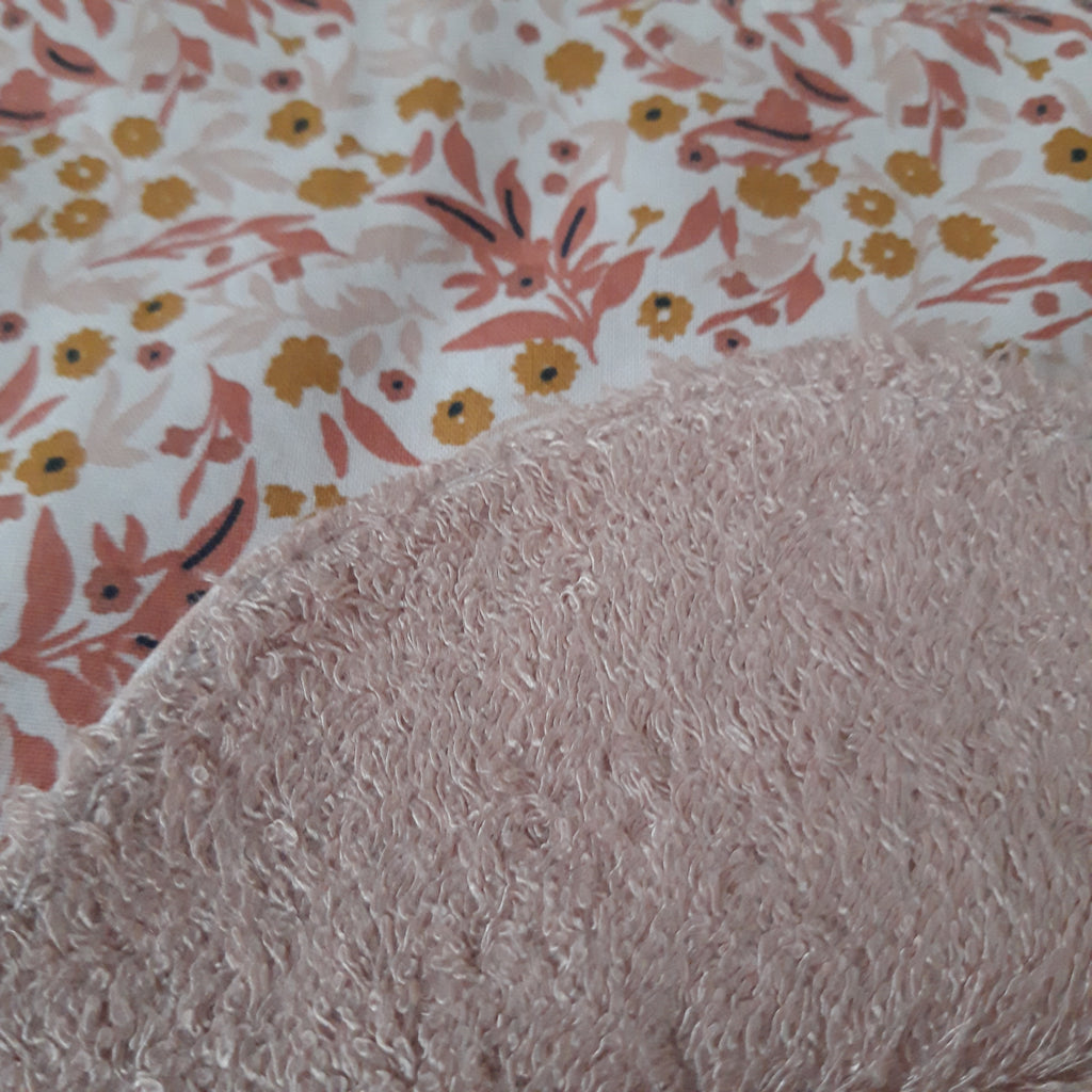 Bavoir fleur bambou - fleurs roses