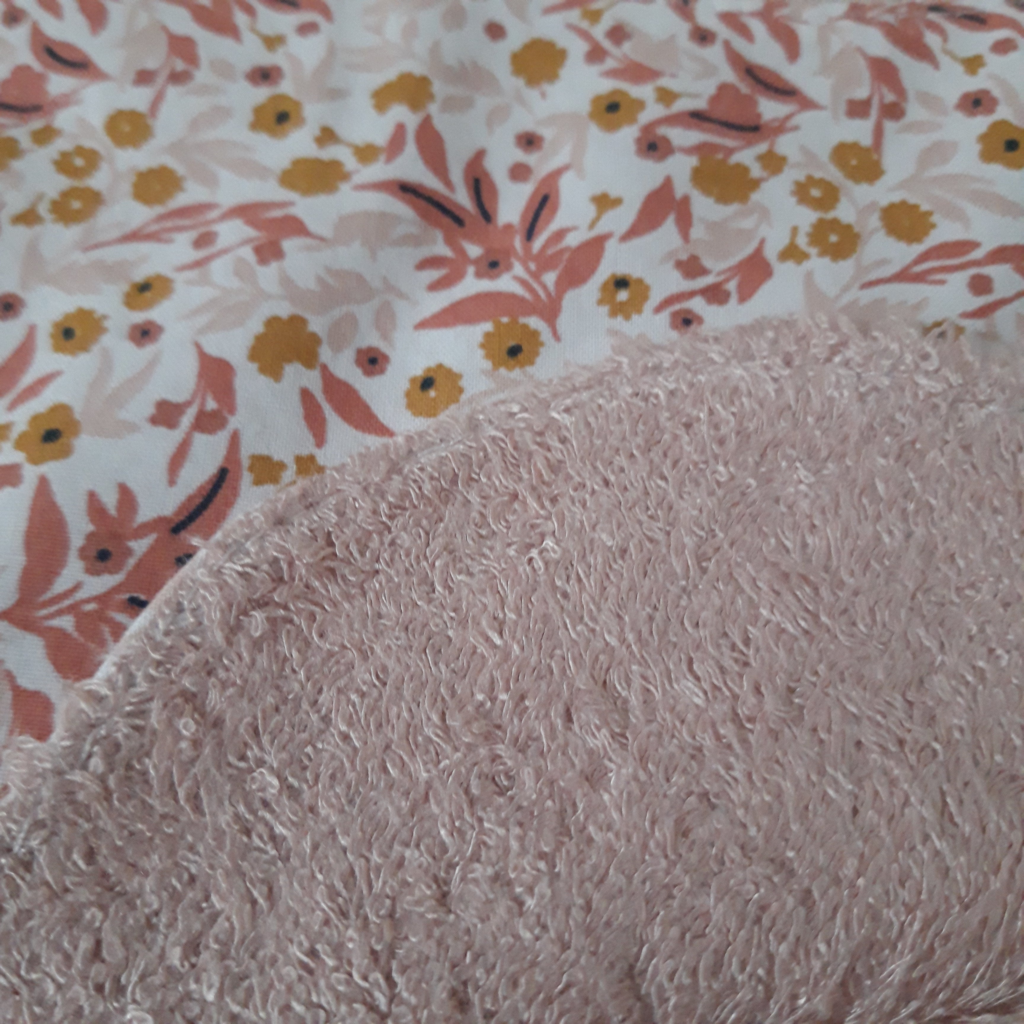 Bavoir fleur bambou - fleurs roses