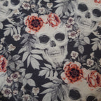 Bavoir bandana - Tête de mort fleurie