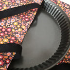 Sac à tarte en tissu enduit - Petites fleurs noires et roses