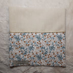 Protège livret de famille beige et fleuri