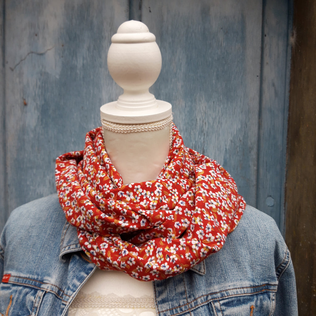 Double tour de cou été - Fleurs rouge et moutarde