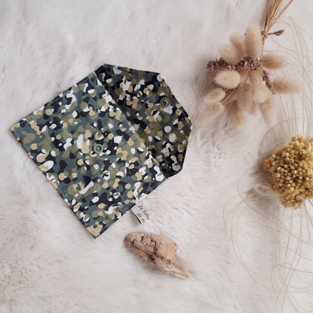 Petite pochette enduite - Tâches vertes