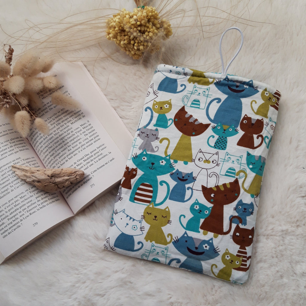 Pochette à livres velours bleue ciel et chat
