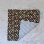 Essuie-tout avec lien vert avec petites fleurs