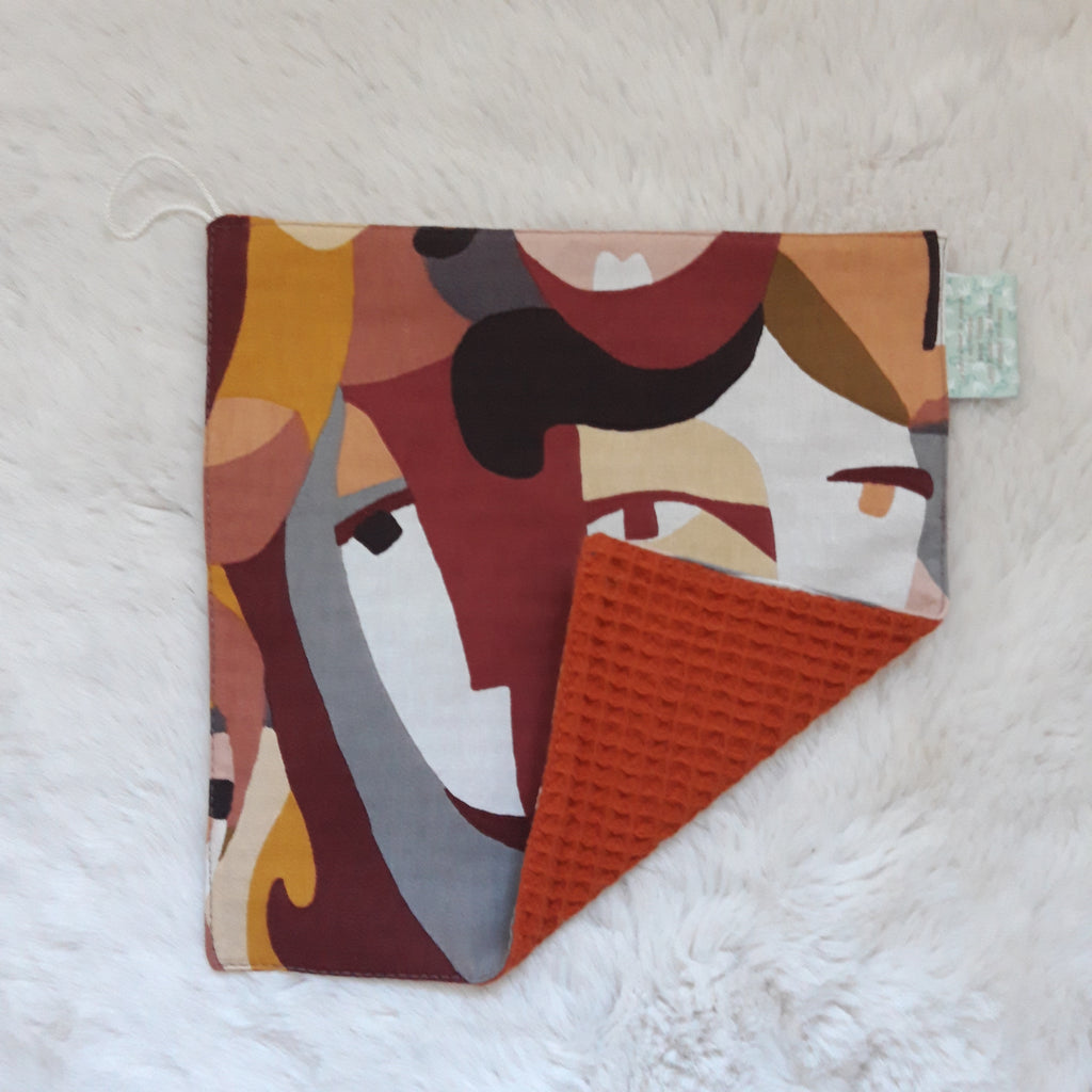 Essuie-tout avec lien visage