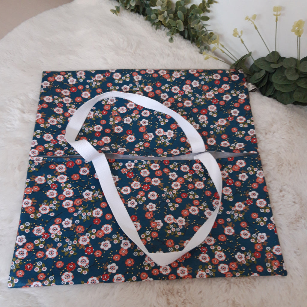 Sac à tarte en tissu enduit - Fleurs bleues et blanches