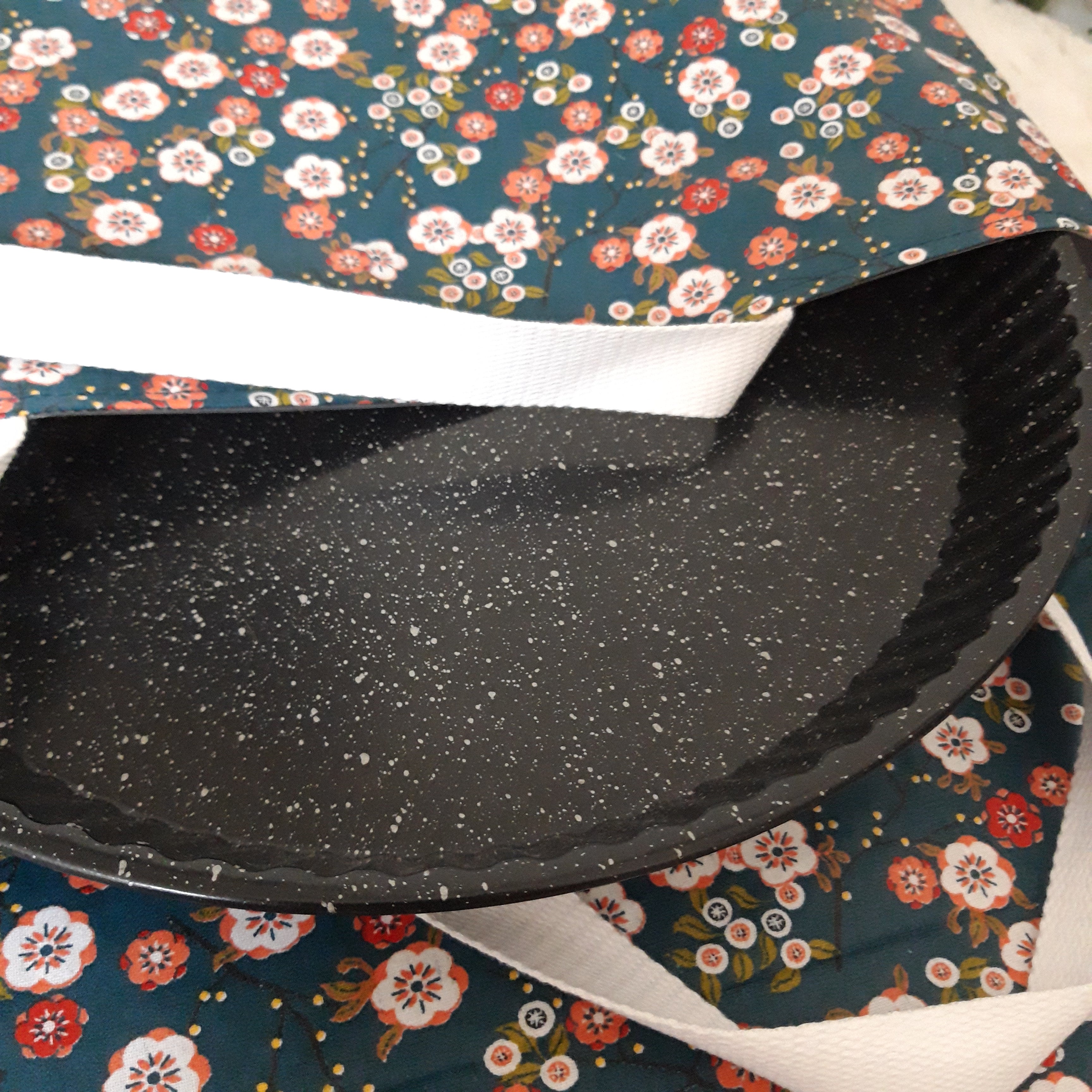 Sac à tarte en tissu enduit - Fleurs bleues et blanches