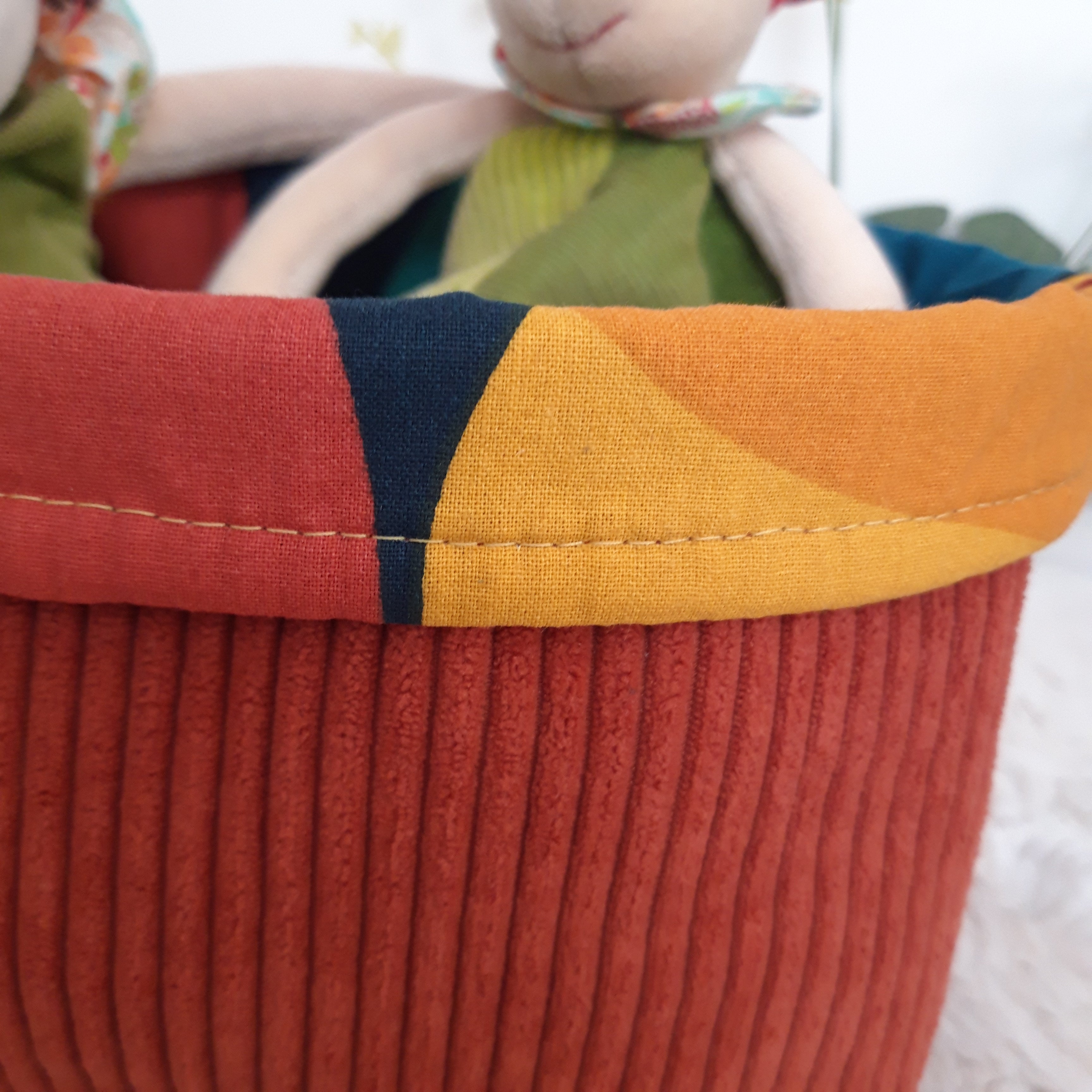 Panière corail géométrique