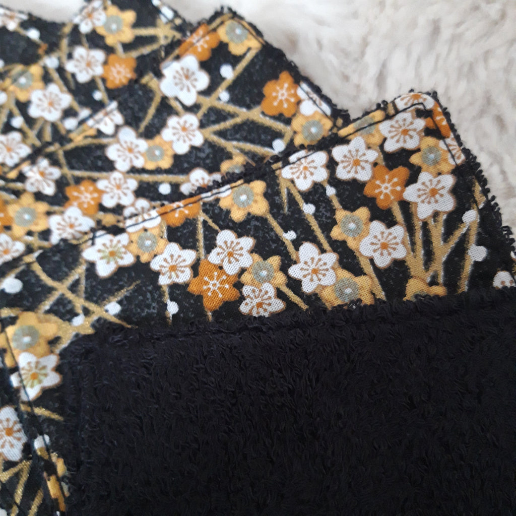 Lot de 5 lingettes fleurs noires et or