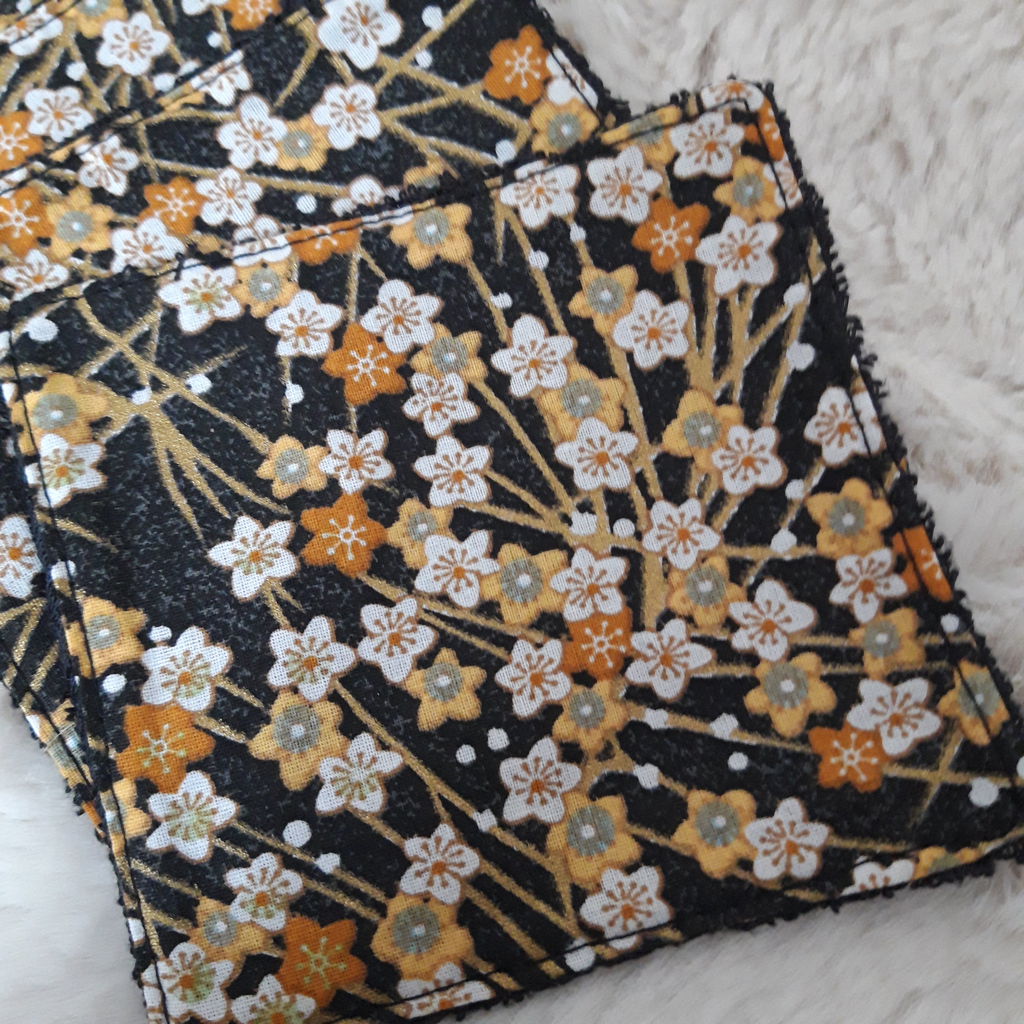 Lot de 5 lingettes fleurs noires et or