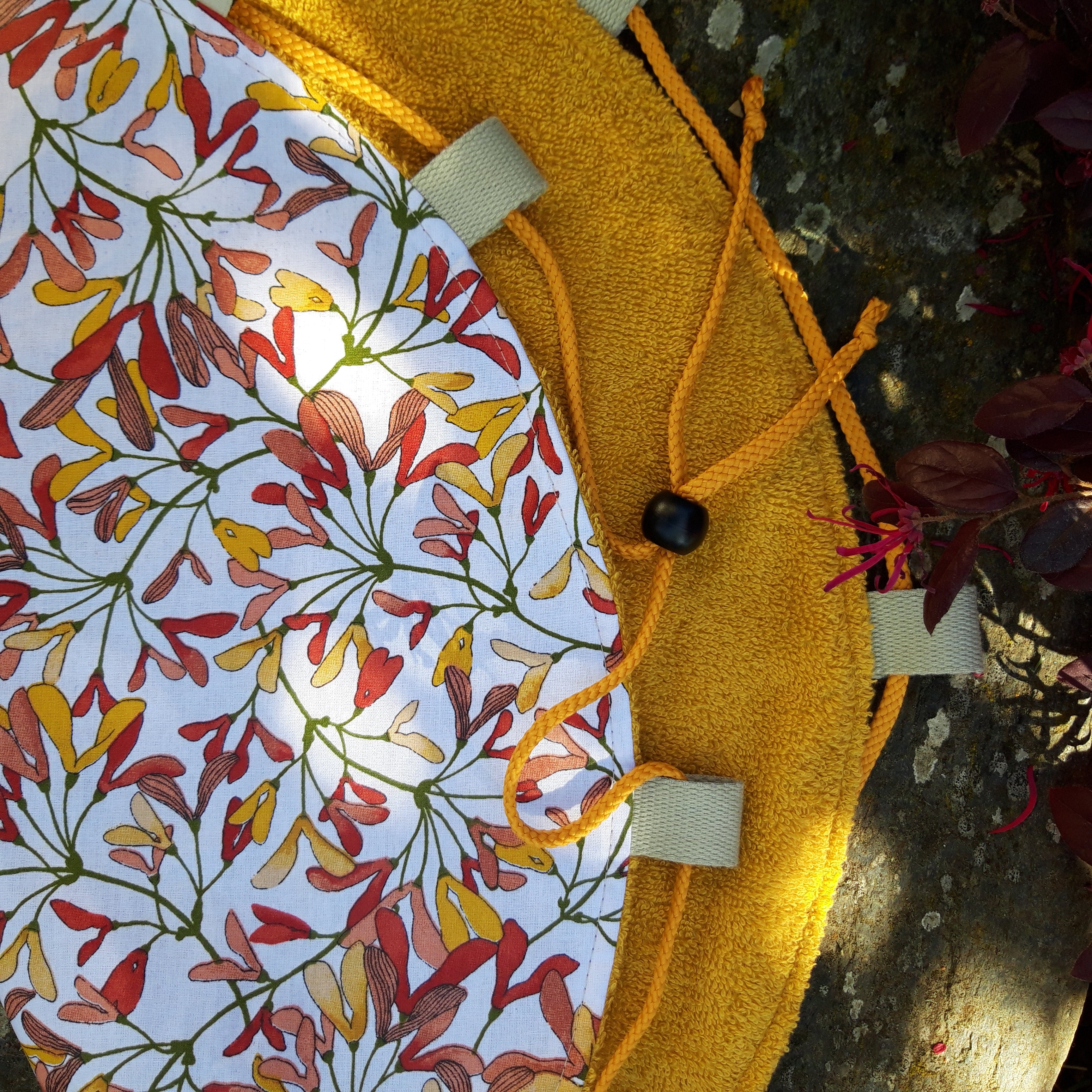 Tapis pieds au sec - Floral rouge et moutarde - Moutarde