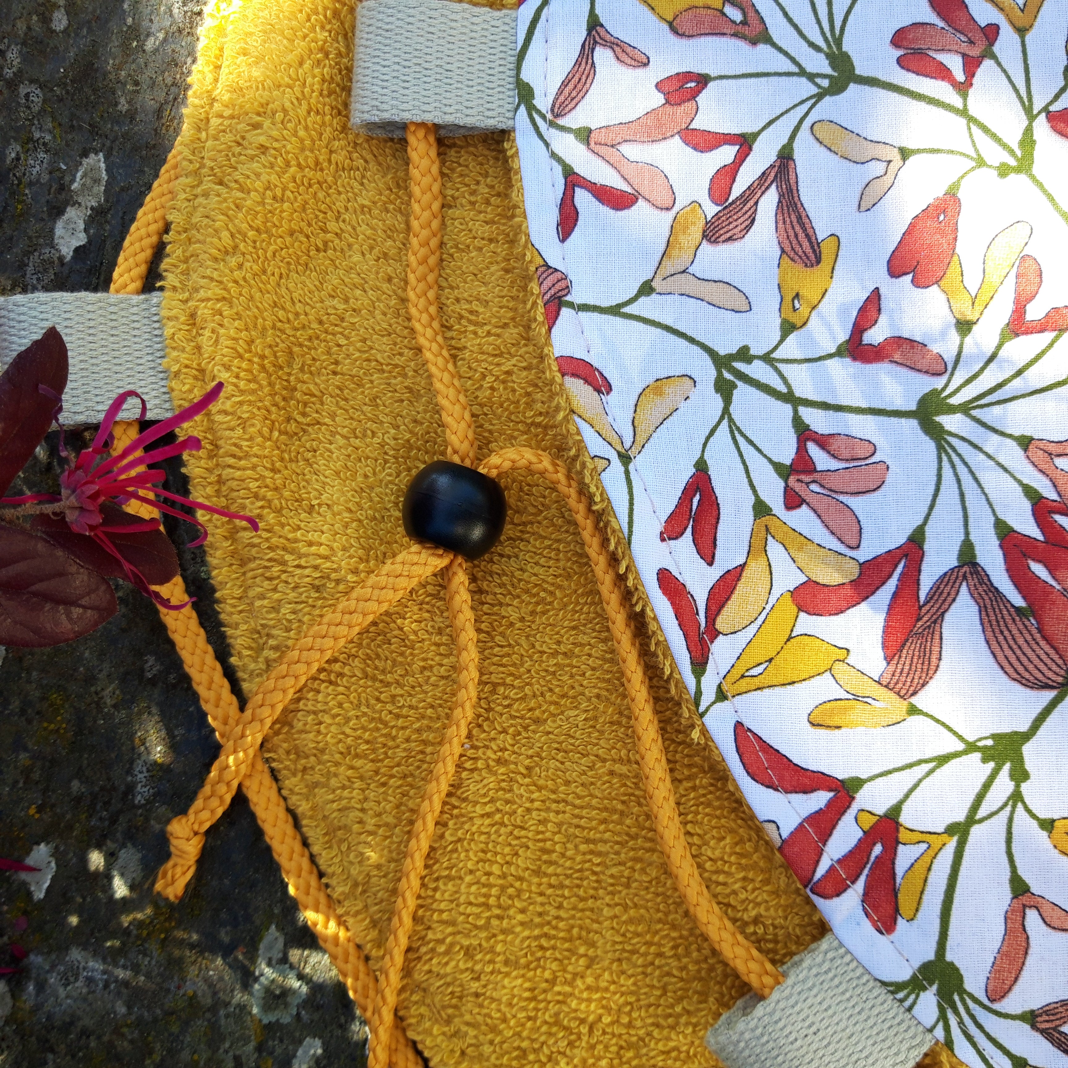 Tapis pieds au sec - Floral rouge et moutarde - Moutarde
