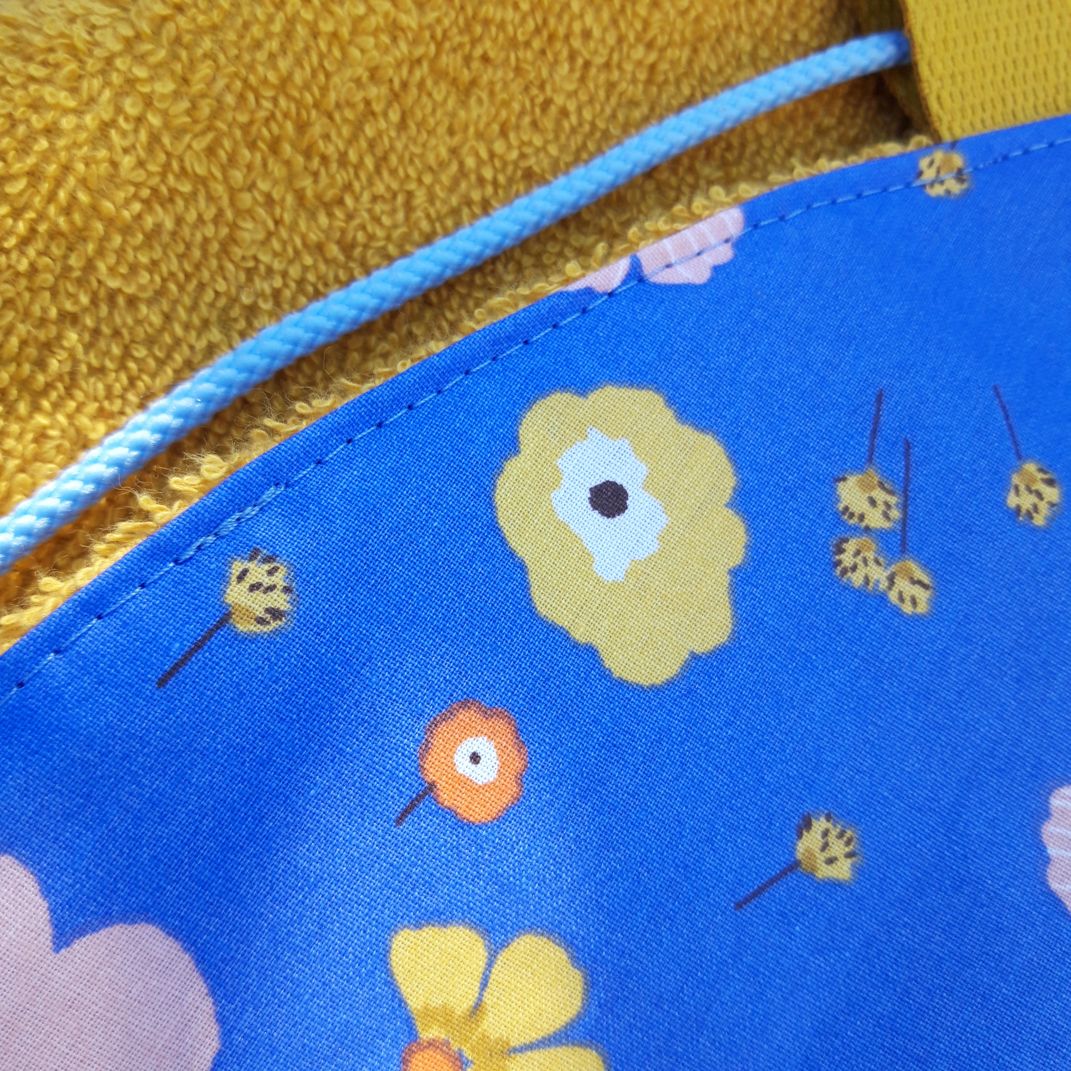 Tapis pieds au sec - Floral saumon et moutarde