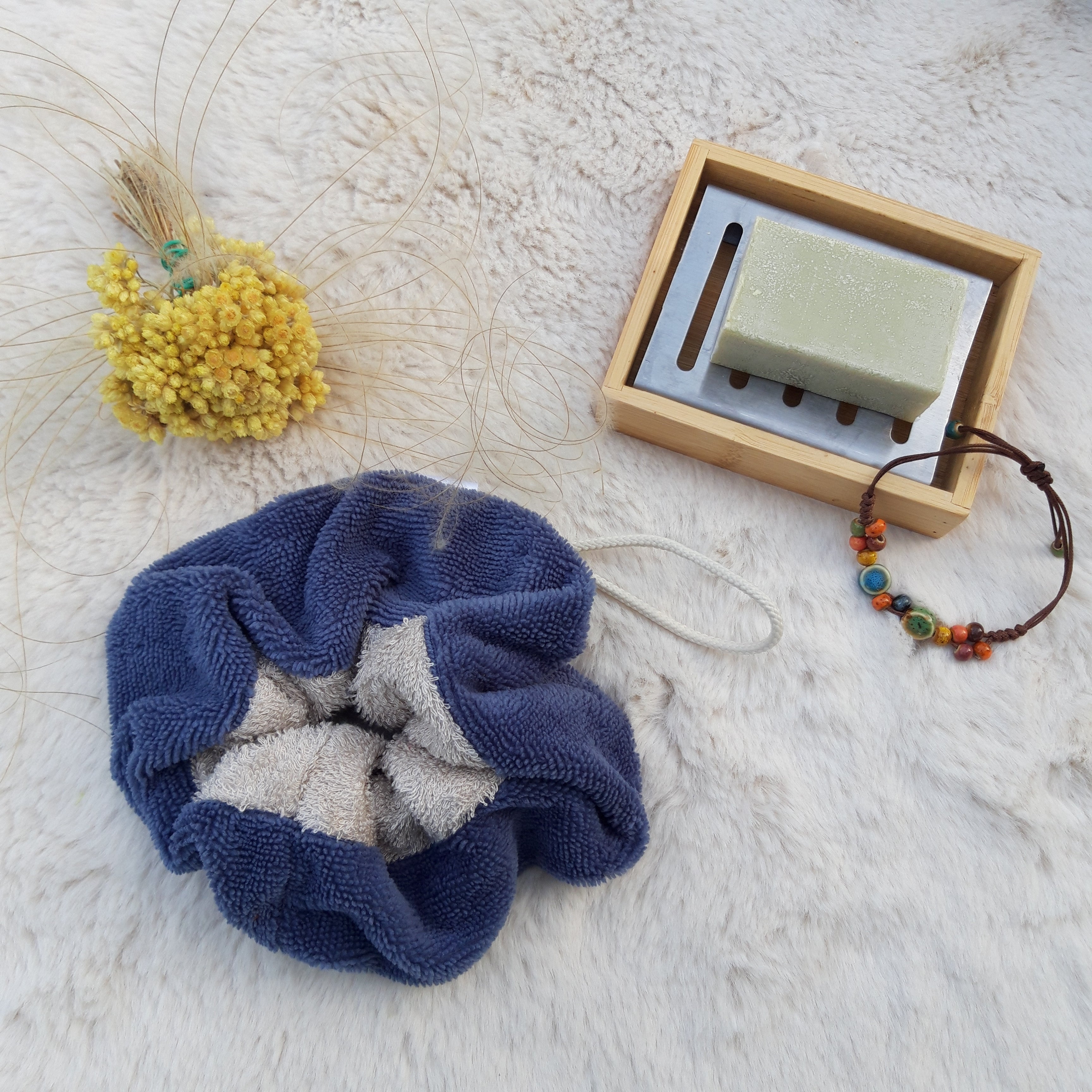 Fleur de douche bleue indigo et beige