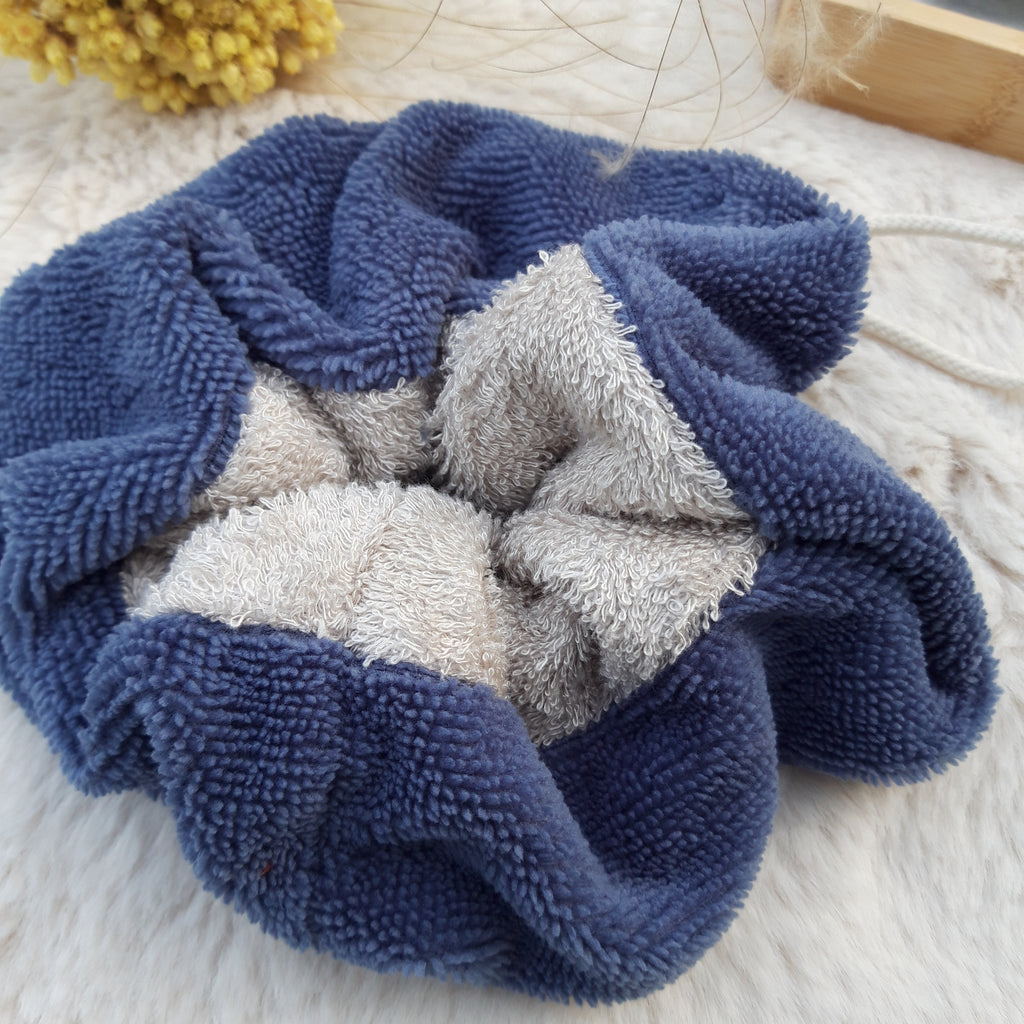 Fleur de douche bleue indigo et beige