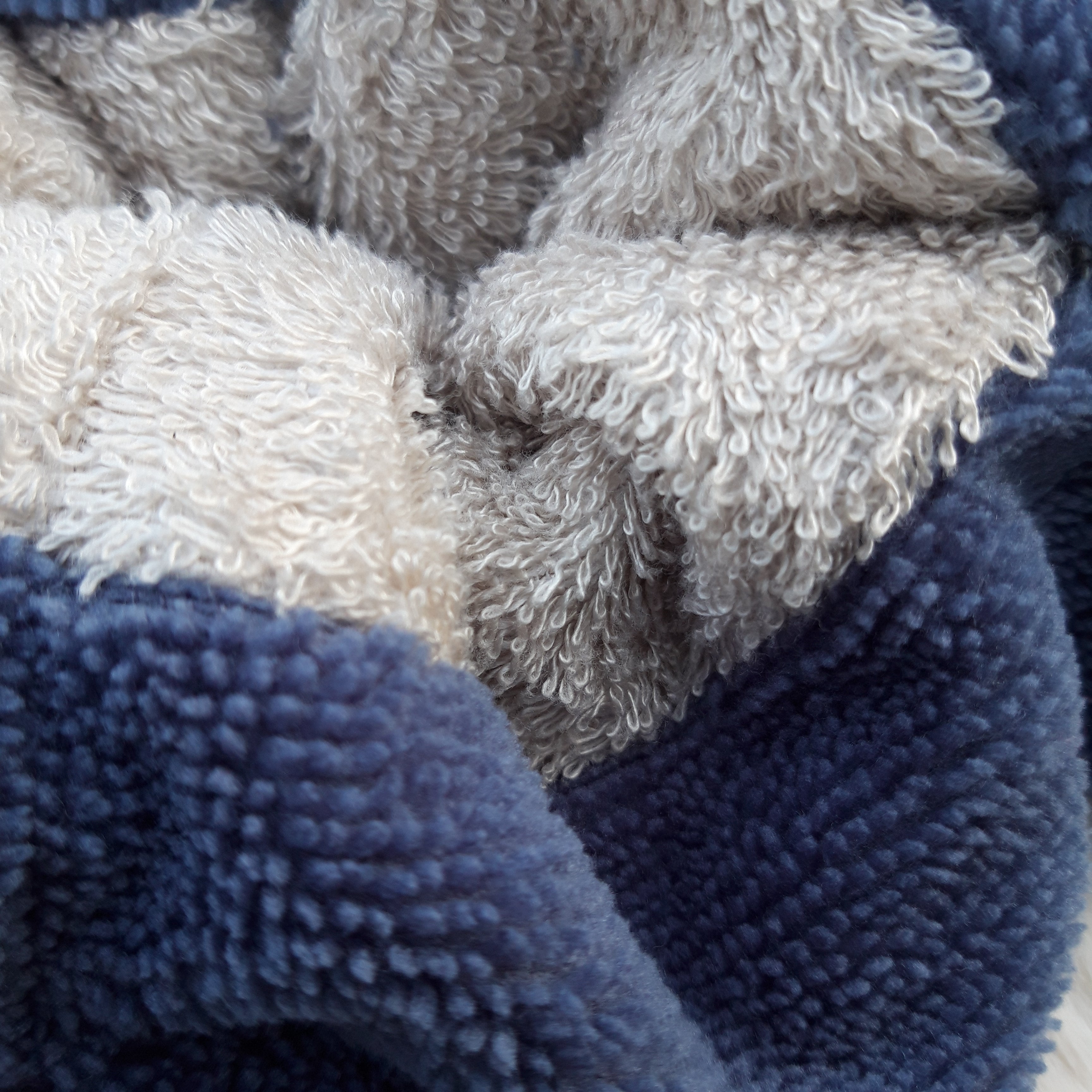 Fleur de douche bleue indigo et beige