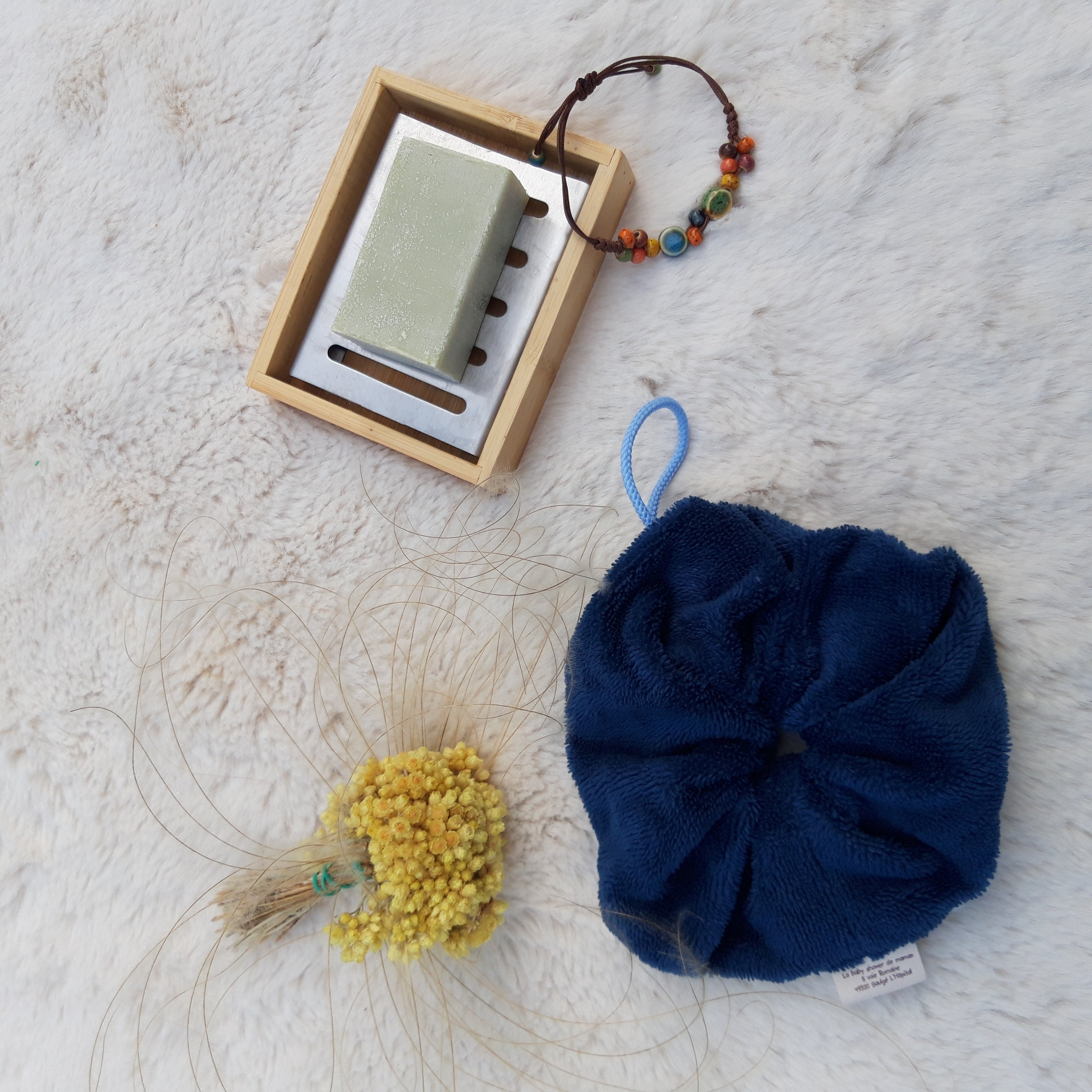 Fleur de douche bleue marine