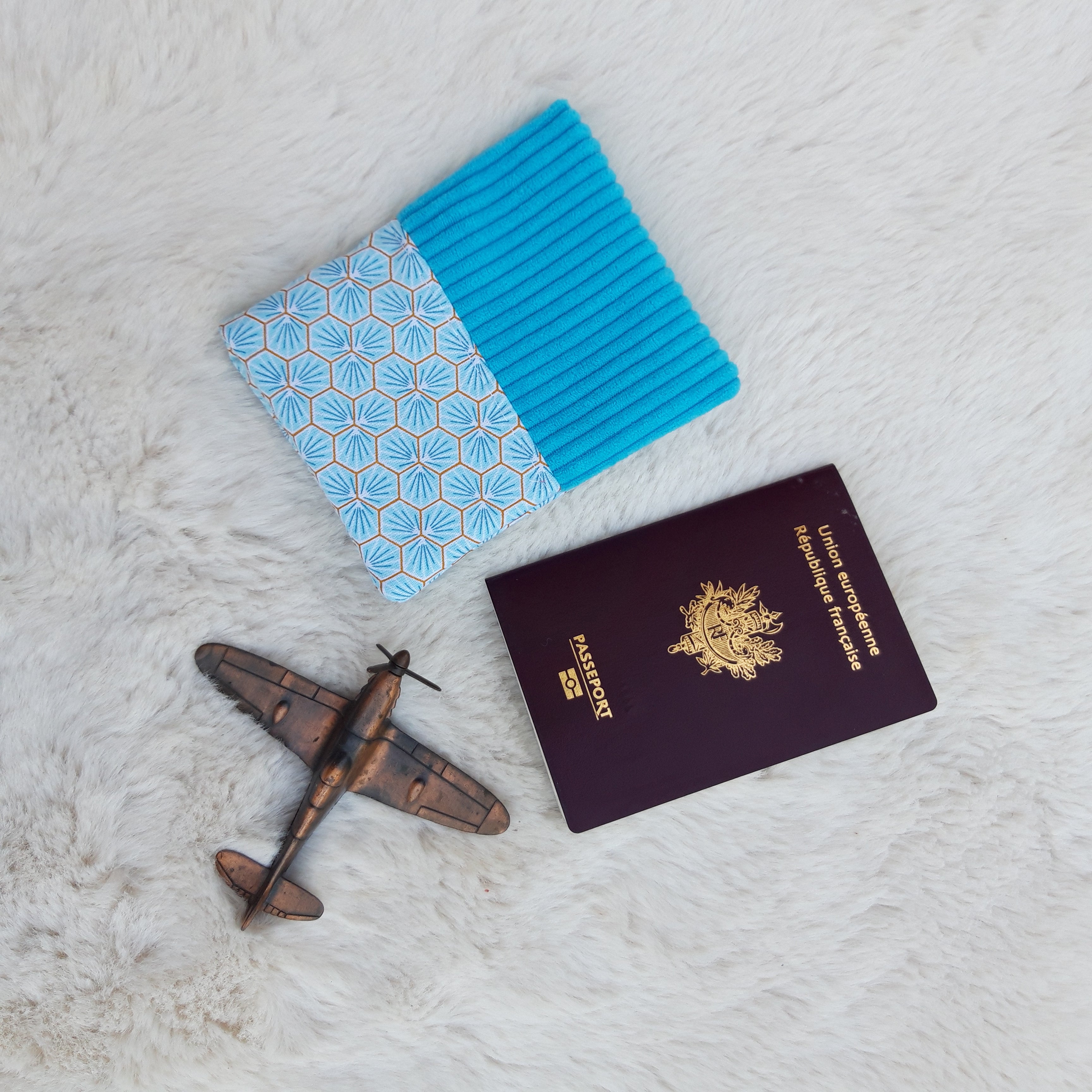 Protège passeport bleu géométrique