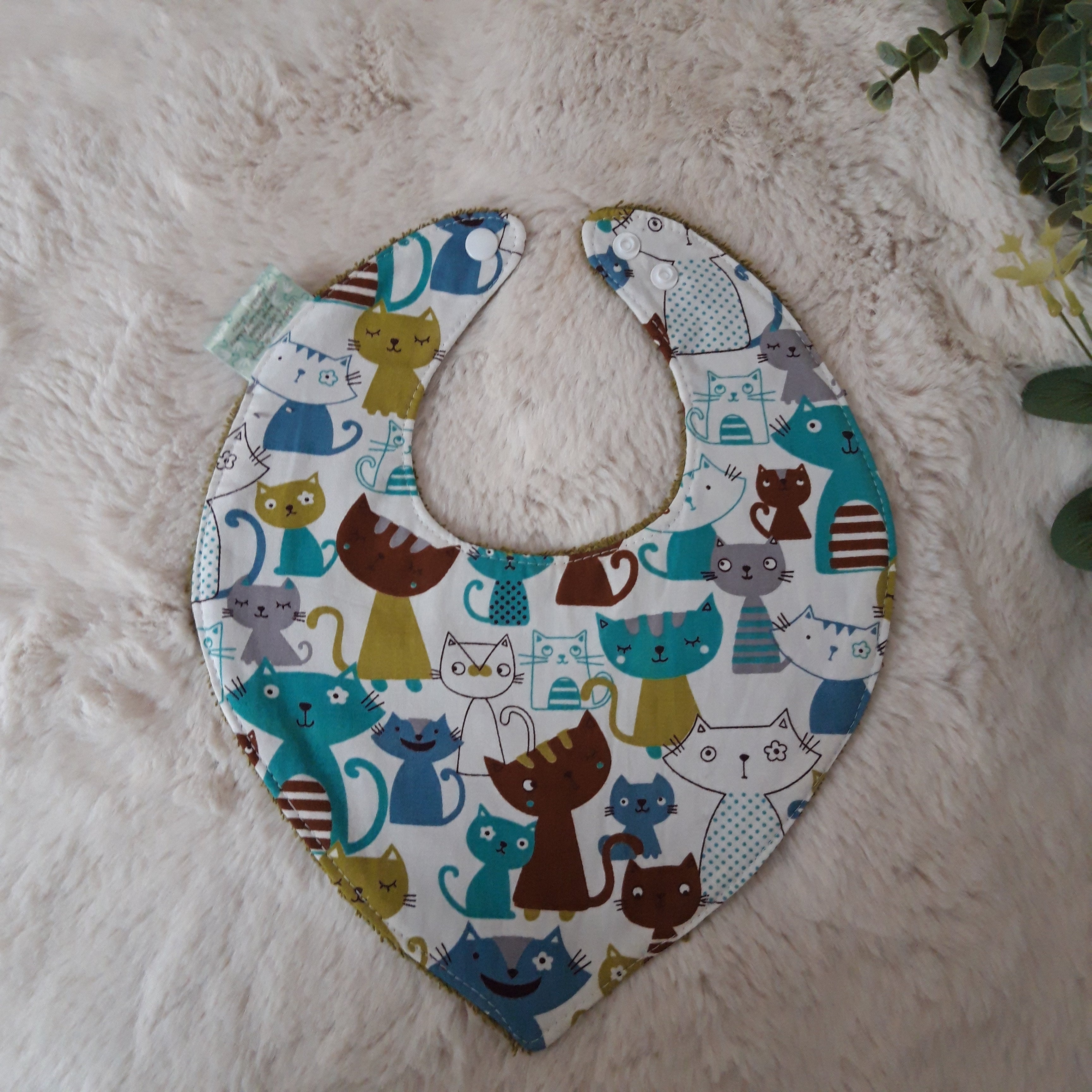 Bavoir bandana - Chats colorés - coton blanc