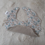 Bavoir fleur velours - fleurs beiges et bleues