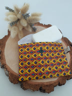 Petite pochette enduite armée géométrique jaune