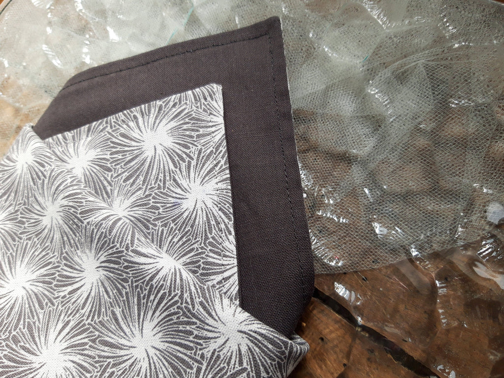 Serviette de table géométrique gris