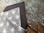 Serviette de table géométrique gris