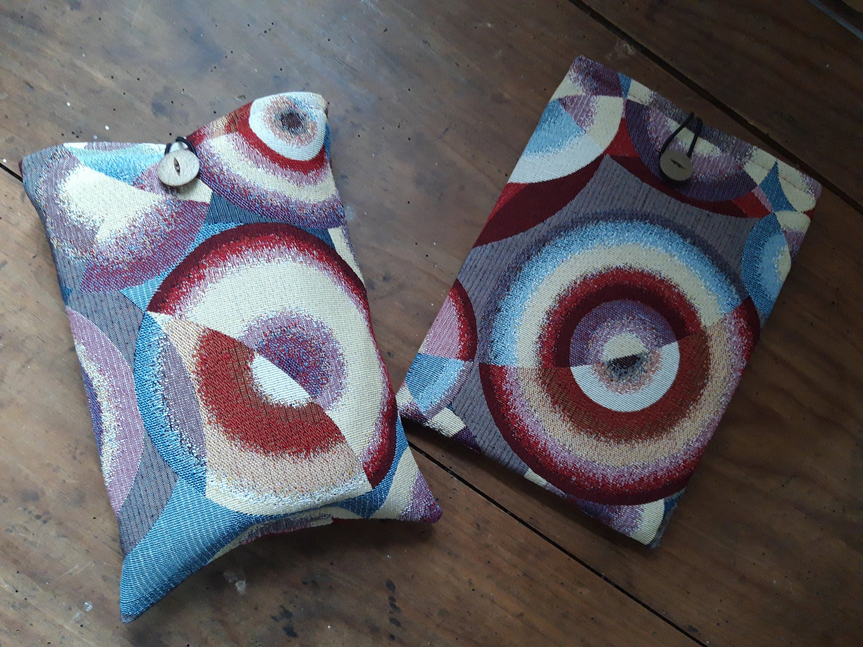 Pochette à livres géométrique