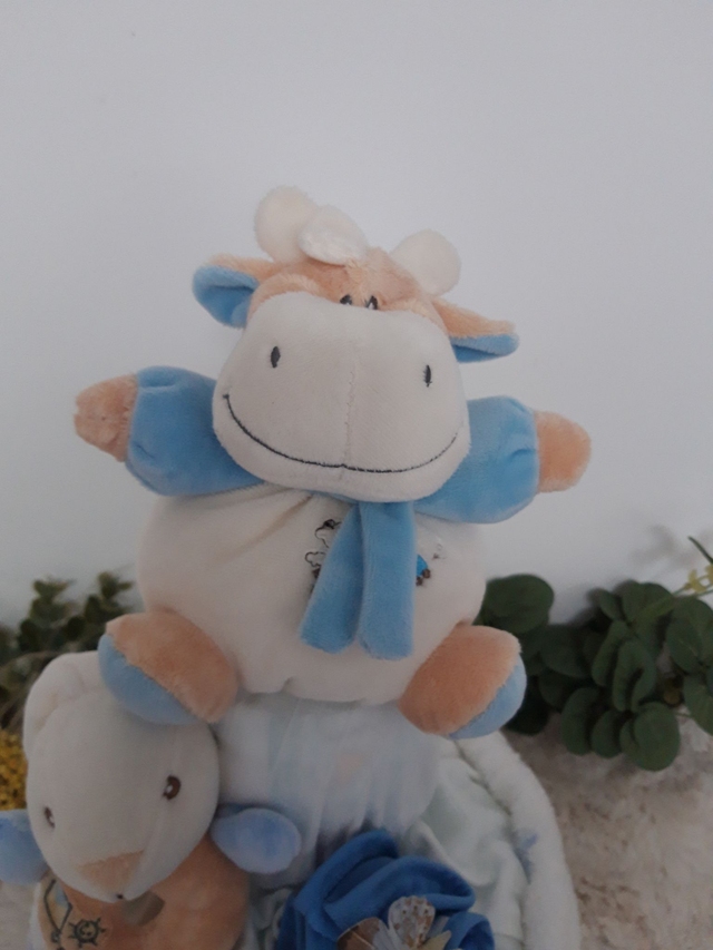 Gâteau de couches - Une vache et un lapin en bleu