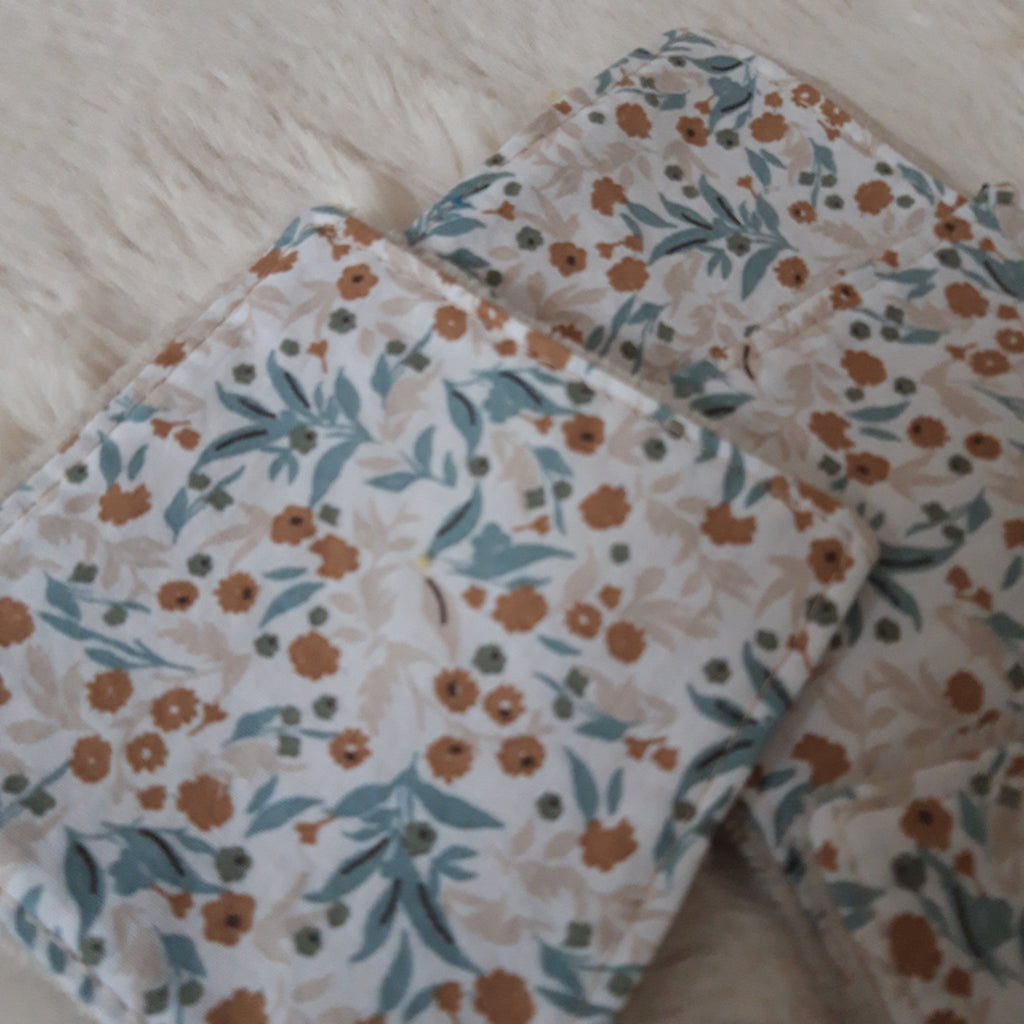 Lot de 5 lingettes fleurs beige et bleues