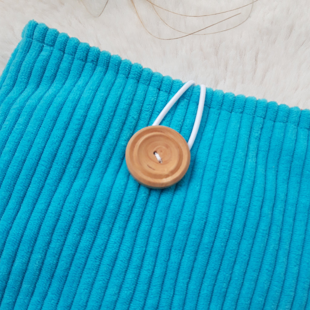 Pochette à livres velours bleue ciel et petites fleurs