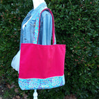sac-cabas-velours-poche-accroche-cle-baby-shower-maman-fuschia-bleu