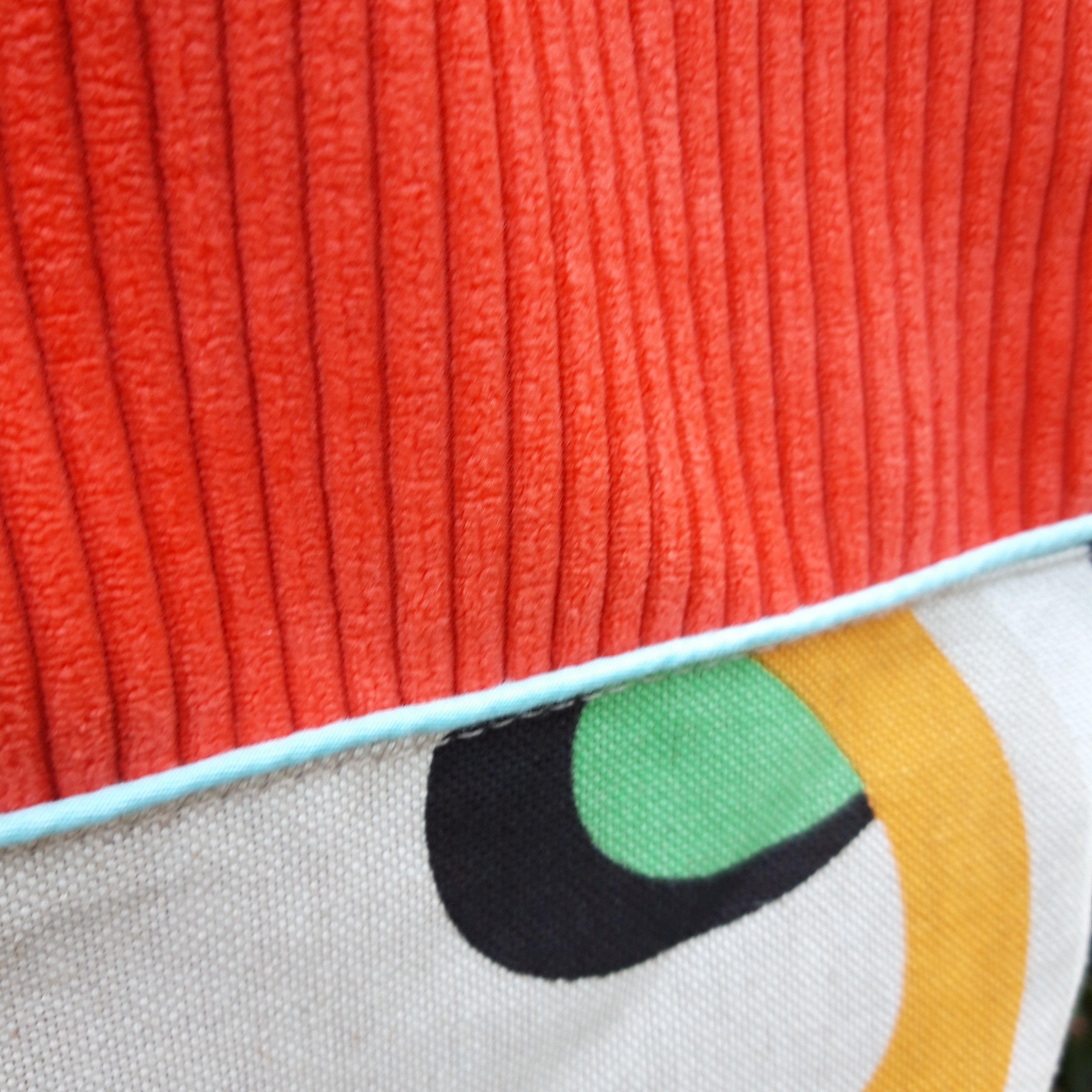 sac-cabas-velours-poche-accroche-cle-baby-shower-maman-orange-géométrique