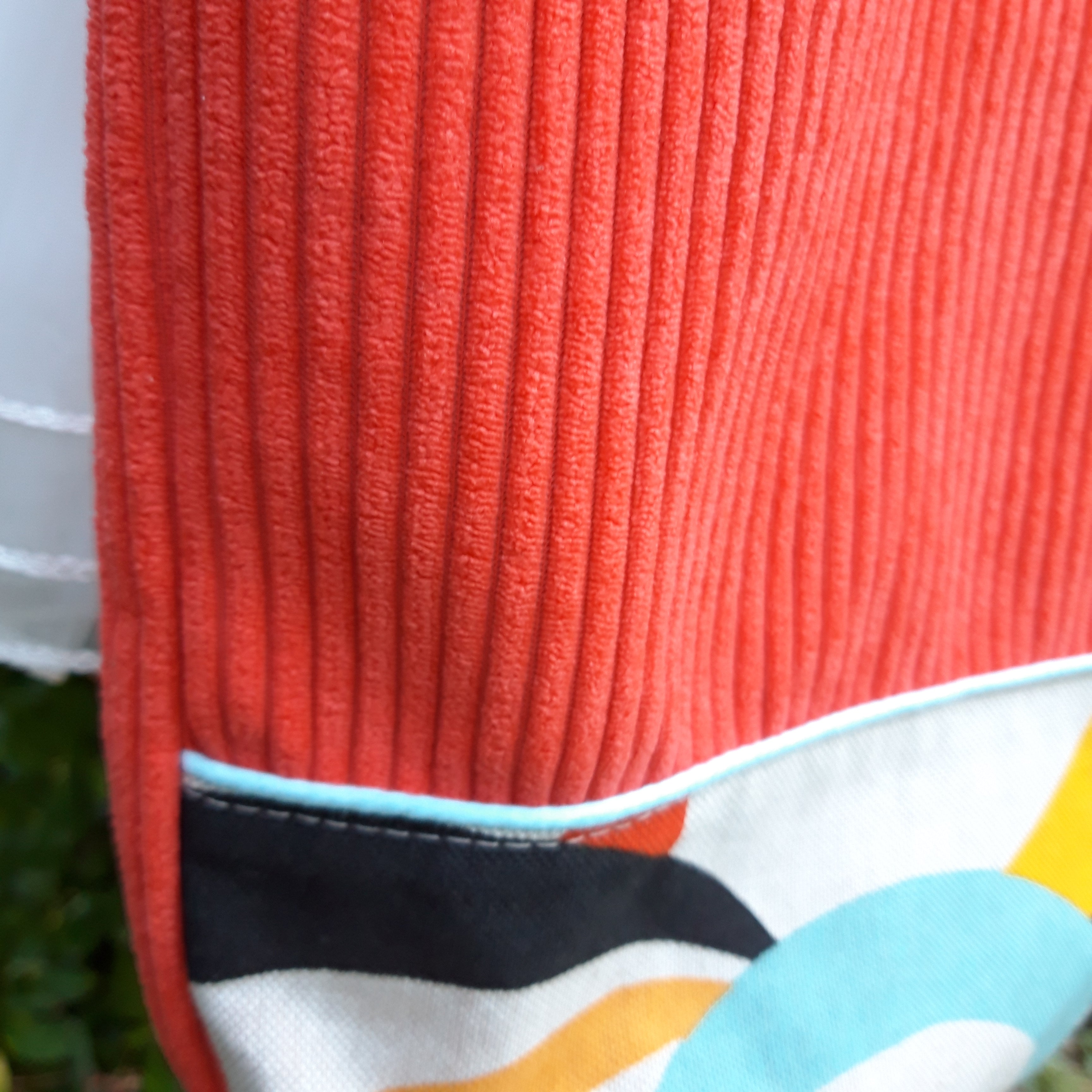 sac-cabas-velours-poche-accroche-cle-baby-shower-maman-orange-géométrique
