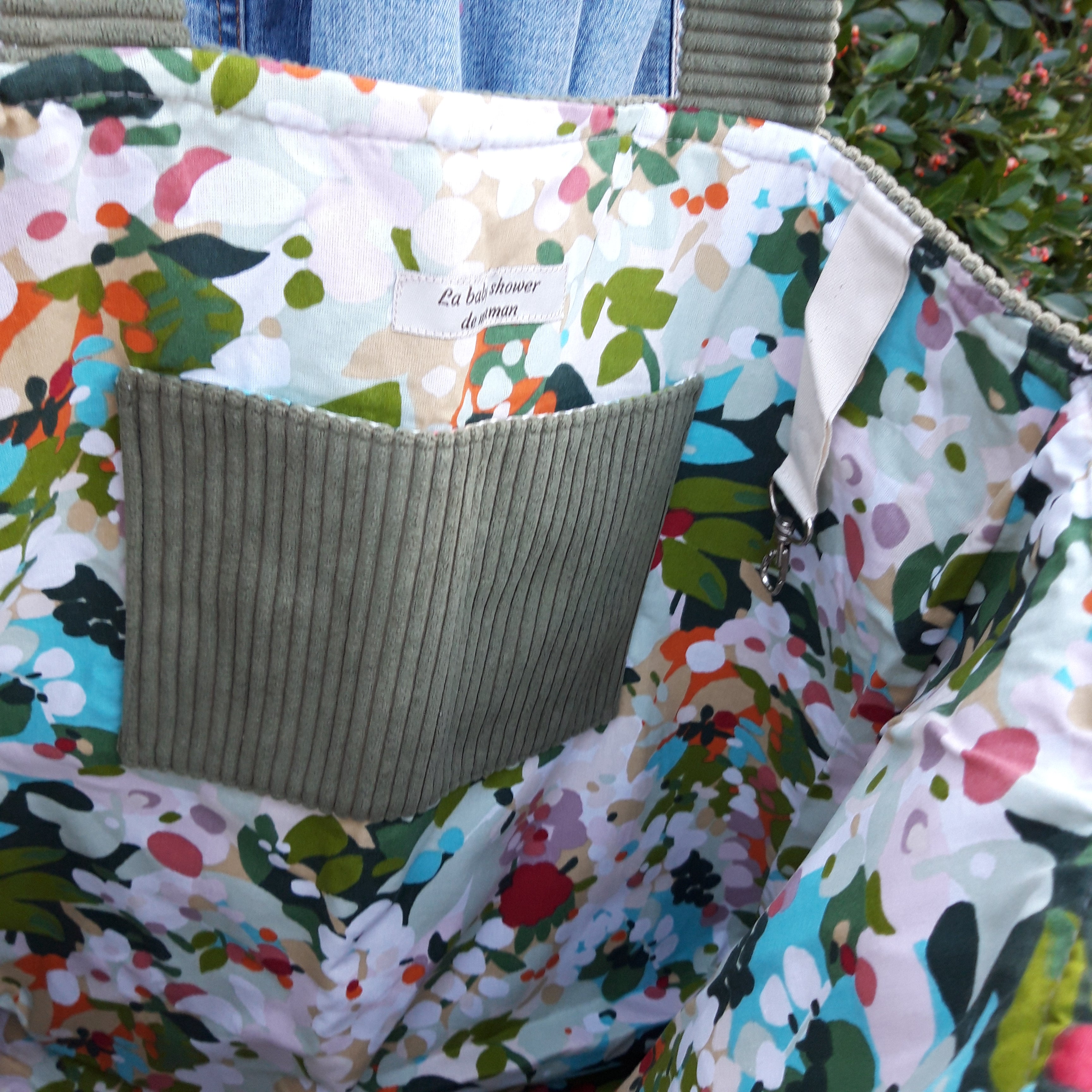 sac-cabas-velours-poche-accroche-cle-baby-shower-maman-vert