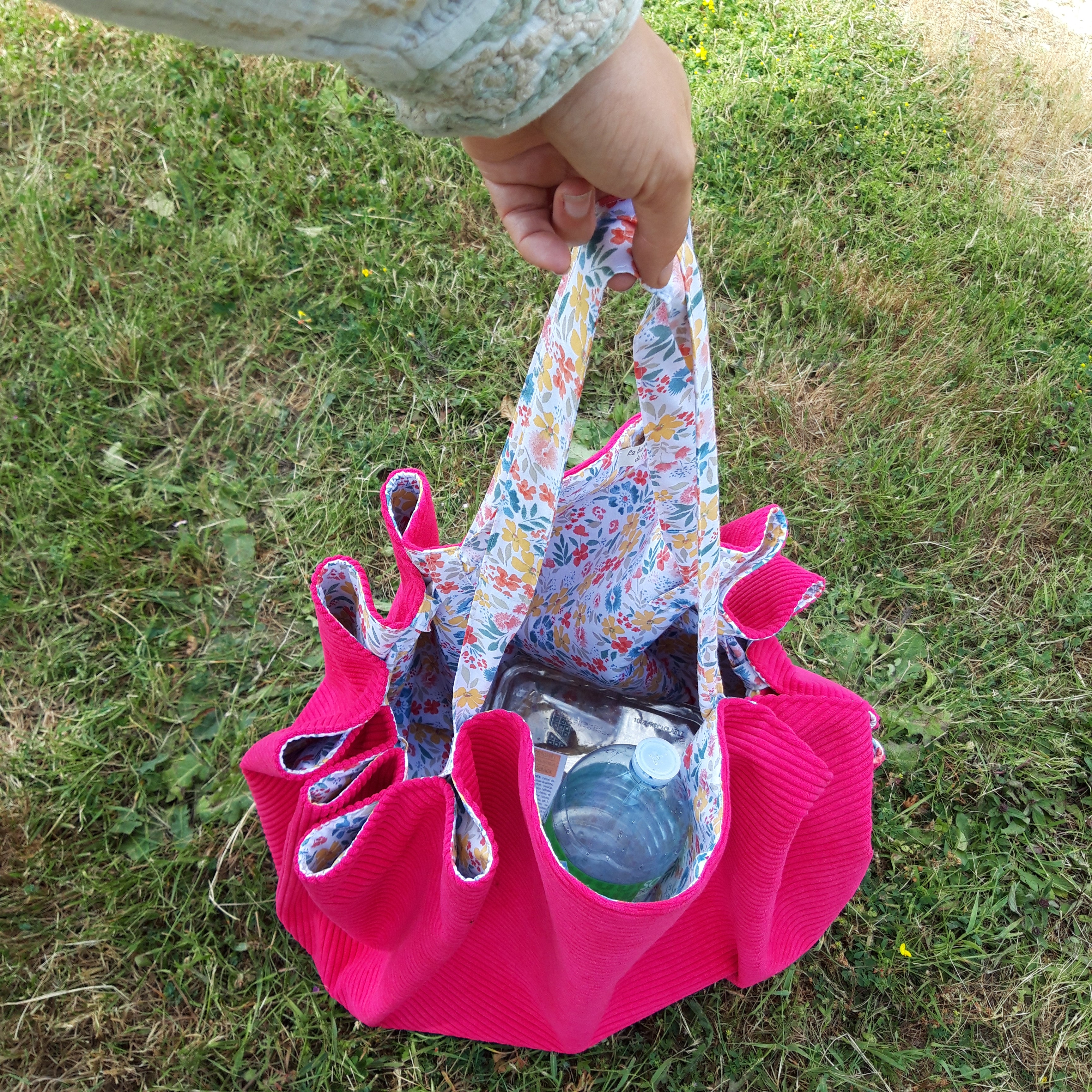Sac fourre-tout pour les courses velours fuschia et petites fleurs