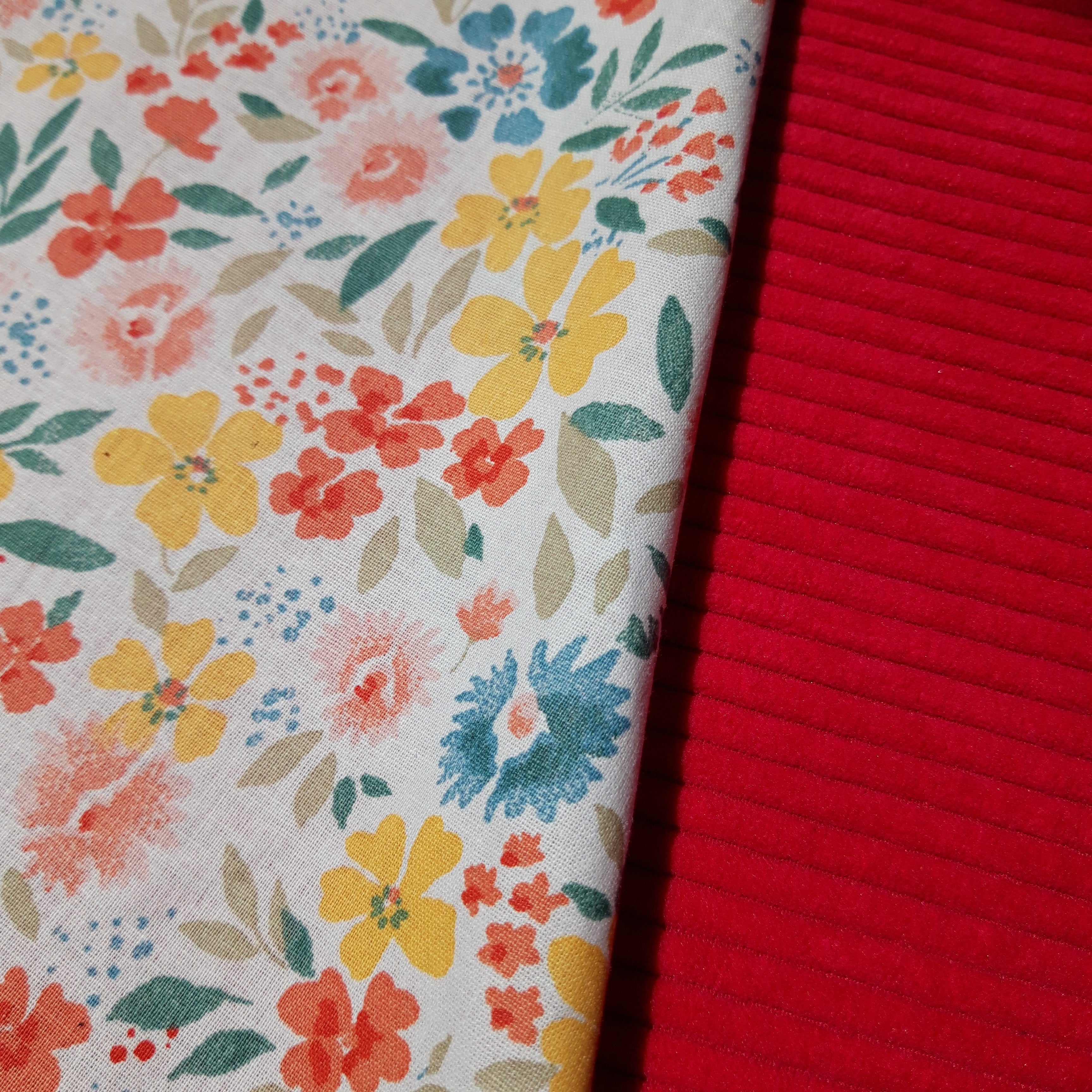 Sac fourre-tout pour les courses velours fuschia et petites fleurs